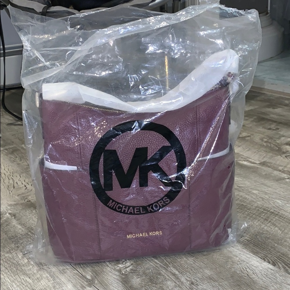 Plum Michael Kors pocketbook